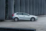 Volvo V40 D4 Inscription 2016 года (UK)